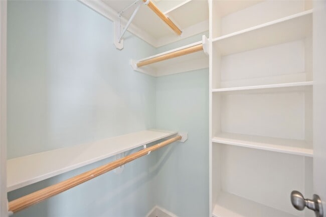 Building Photo - 609 Rutland St