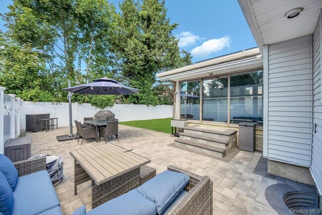 Building Photo - 2327 Cleveland St