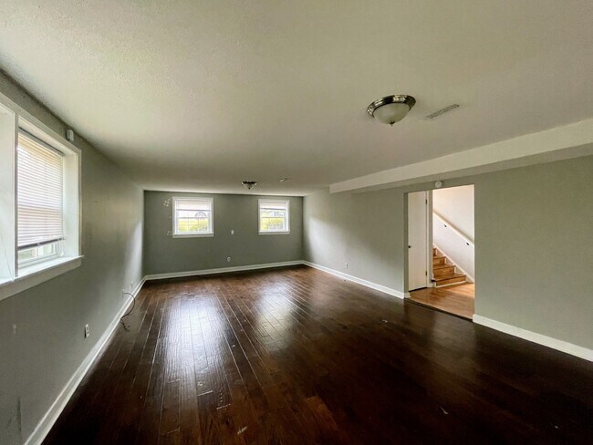 Building Photo - 2804 Broadview Dr NW