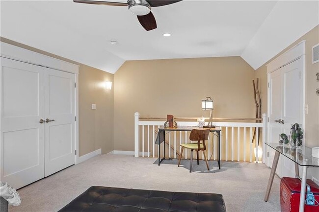 Building Photo - 706 Ivy St