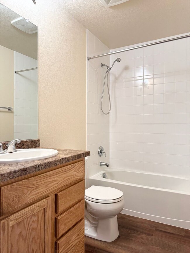 Building Photo - Charming 2 Bed, 2.5 Bath house located off of 119 and 287. Across from Longmont Rec Center and St...