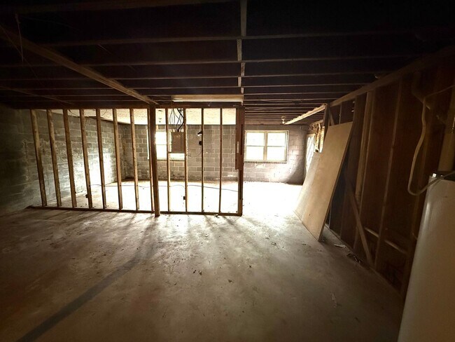 Building Photo - ** 4 Bed 3 Bath located in Prattville ** Call 334-366-9198 to schedule a self-tour