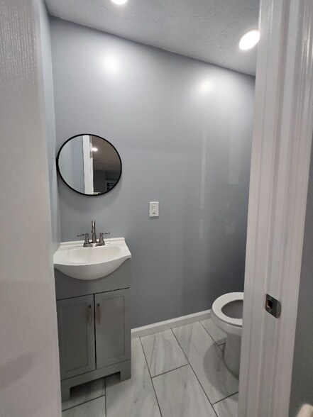 Building Photo - 4462 Bryant Dr SW