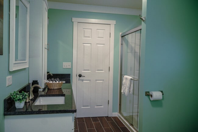 Building Photo - 1929 Summer St