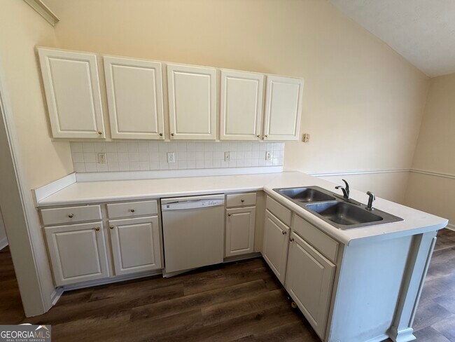 Building Photo - 363 Brook Lea Cove