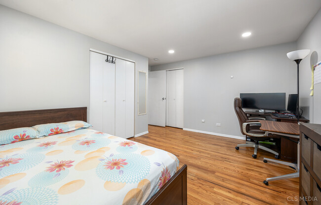 Building Photo - 621 S Salem Dr