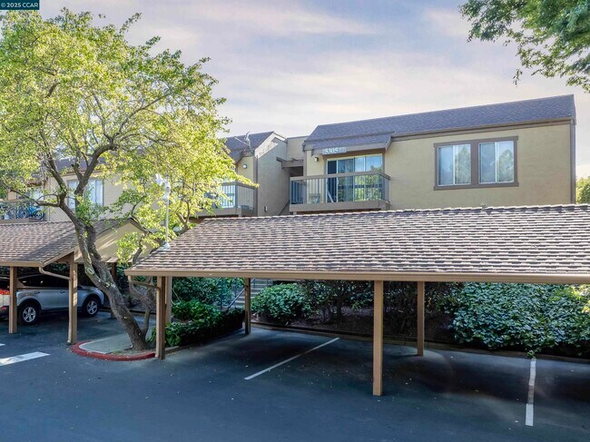 Building Photo - 5305 Ridgeview Cir