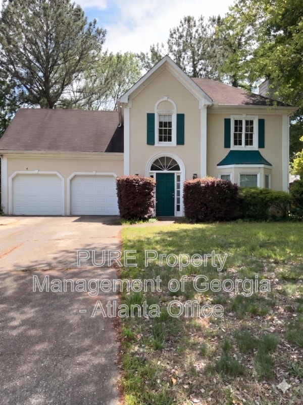 Building Photo - 743 Helga Dr NE