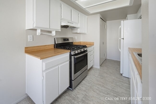 Building Photo - 9356 Twin Trails Dr