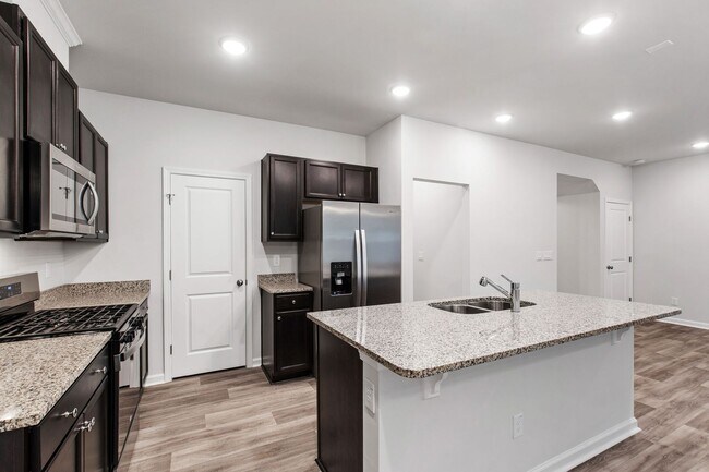 Building Photo - Modern 3-Bedroom Townhome in Solana, Durham!