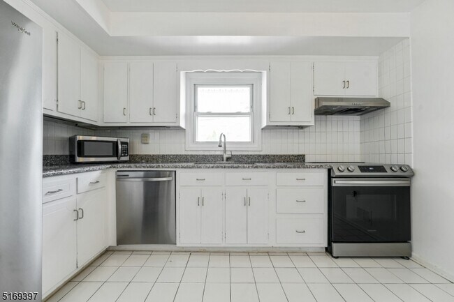 Building Photo - 777 Springfield Ave