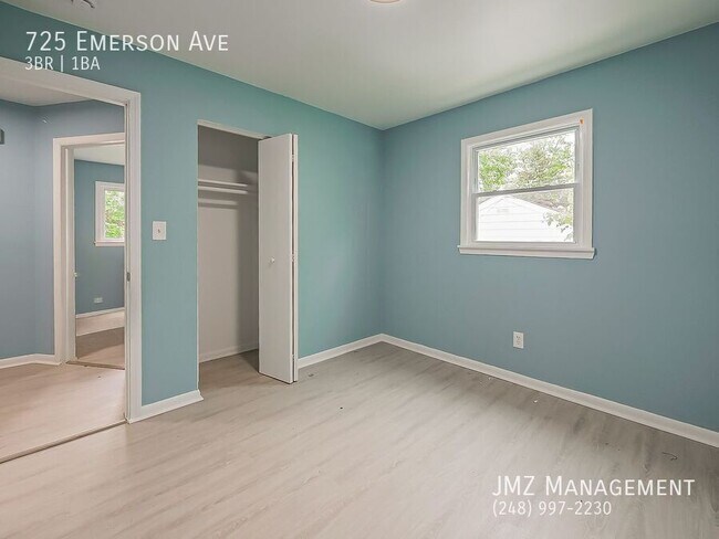 Building Photo - 725 Emerson Ave