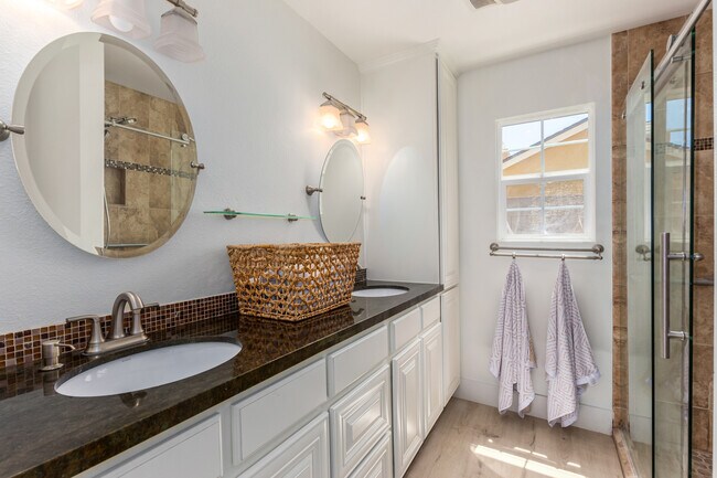 Building Photo - 15433 N 63rd St