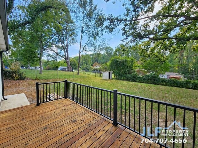 Building Photo - Charming 3 Bed/2 Bath Ranch in Kings Mount...