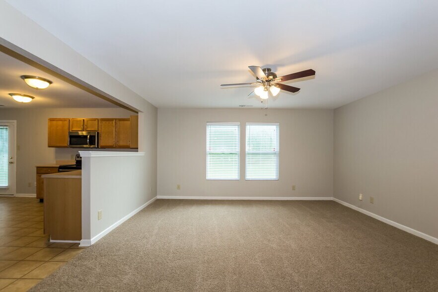 Building Photo - 1528 Bray Dr