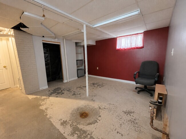 Building Photo - 506 Barrett St