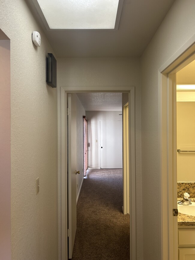 Building Photo - 2252 Southport Ln