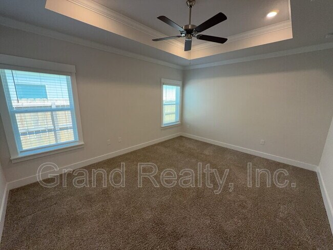 Building Photo - 7016 Whitetail Run Dr