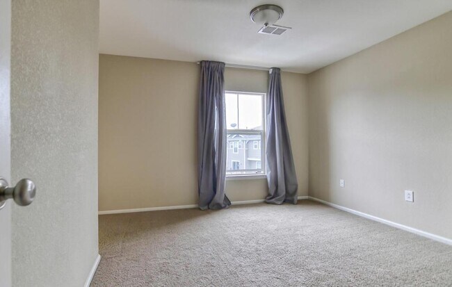 Building Photo - 17145 Waterhouse Cir