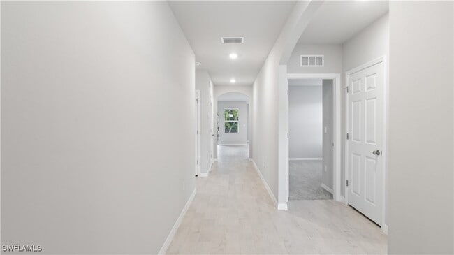 Building Photo - 1903 Cape Coral Pkwy W