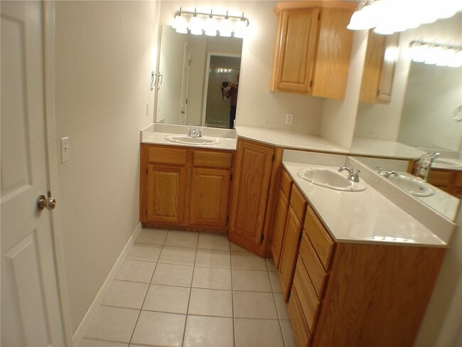 Building Photo - 73 Merritt Dr