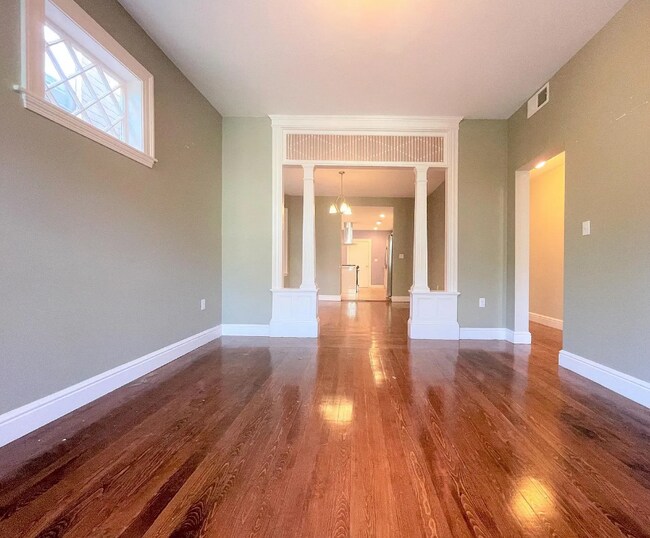 Building Photo - 3.0 bedroom in Cambridge Massachusetts 02139