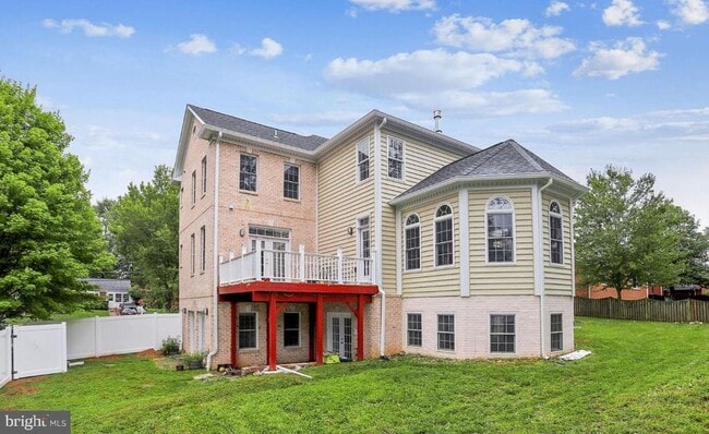Building Photo - 6529 Fairlawn Dr