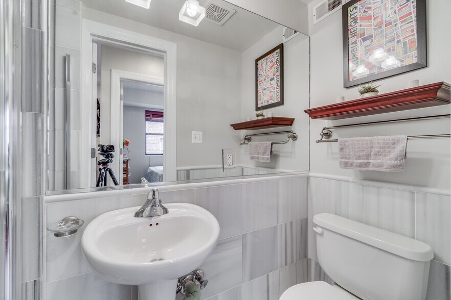 Full bath with marble tile - 1354 Euclid St NW