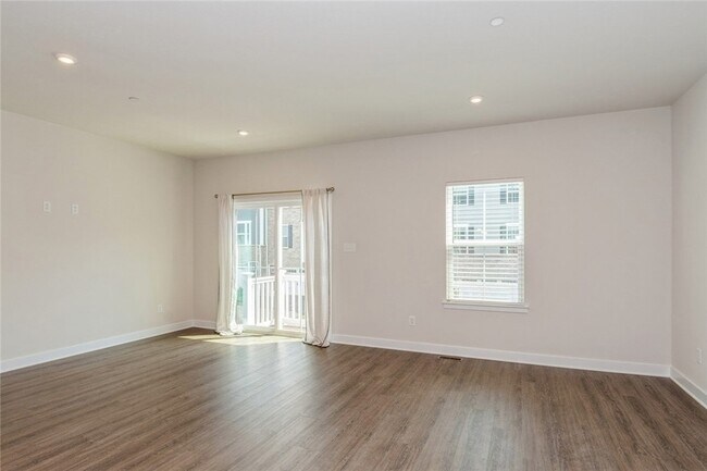 Building Photo - 4602 Spruce Rd