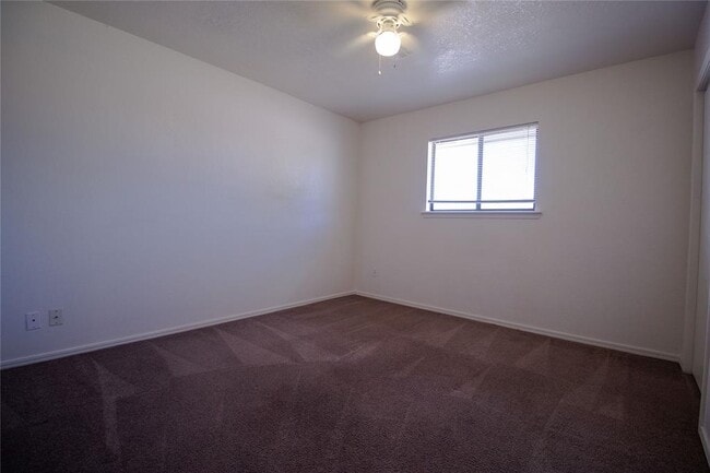 Building Photo - 2204 Lafayette Dr