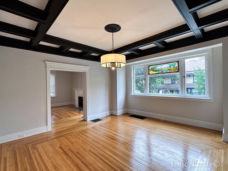 Building Photo - 2552 Erie Ave
