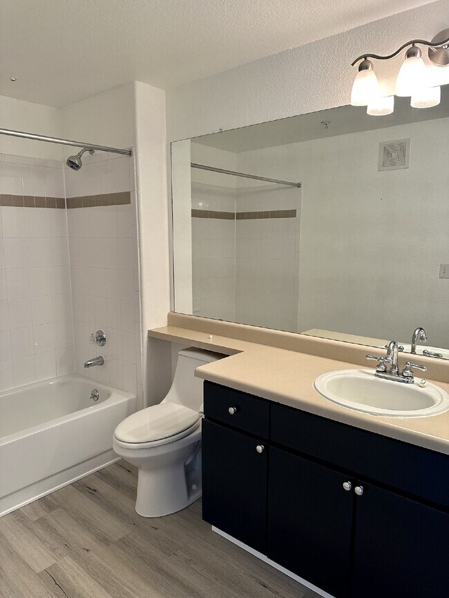 Building Photo - Don't Miss This Stunning Top Floor Unit in Littleton, CO! Stunning View From Private Balcony!!