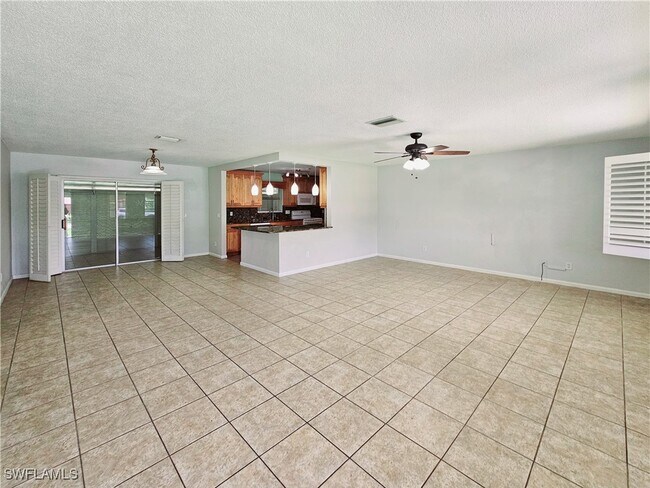 Building Photo - 211 S Lake Dr