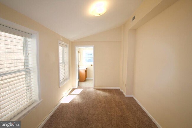 Building Photo - 2343 Eastern Ave