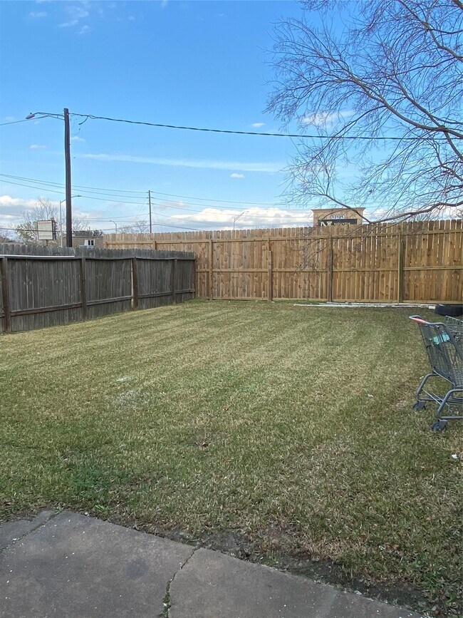 Building Photo - 12051 Troulon Dr