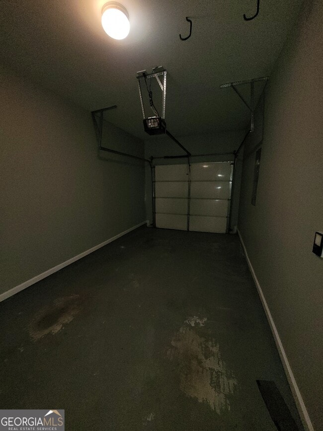 Building Photo - 1809 Willow Branch Ln NW