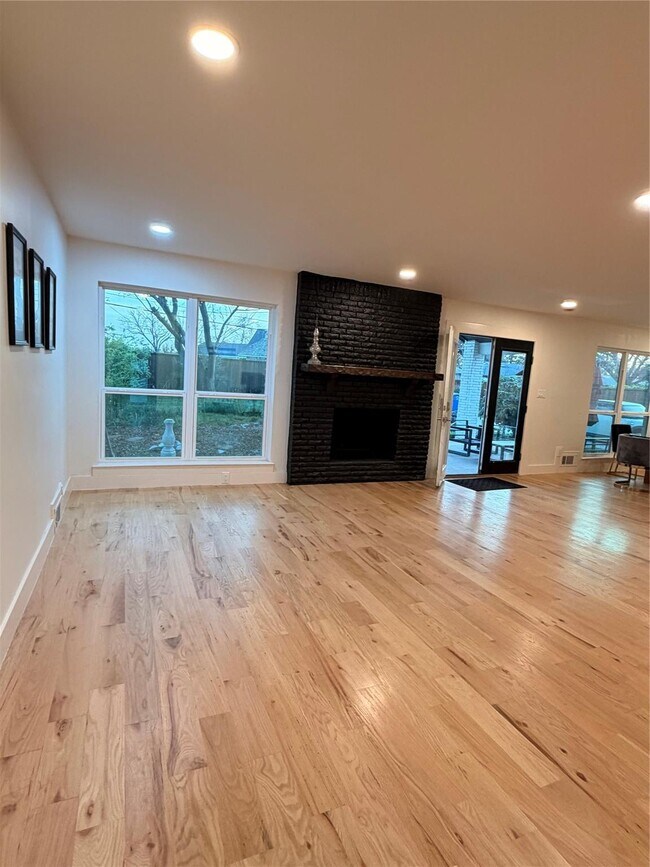 Building Photo - 7806 Rolling Acres Dr