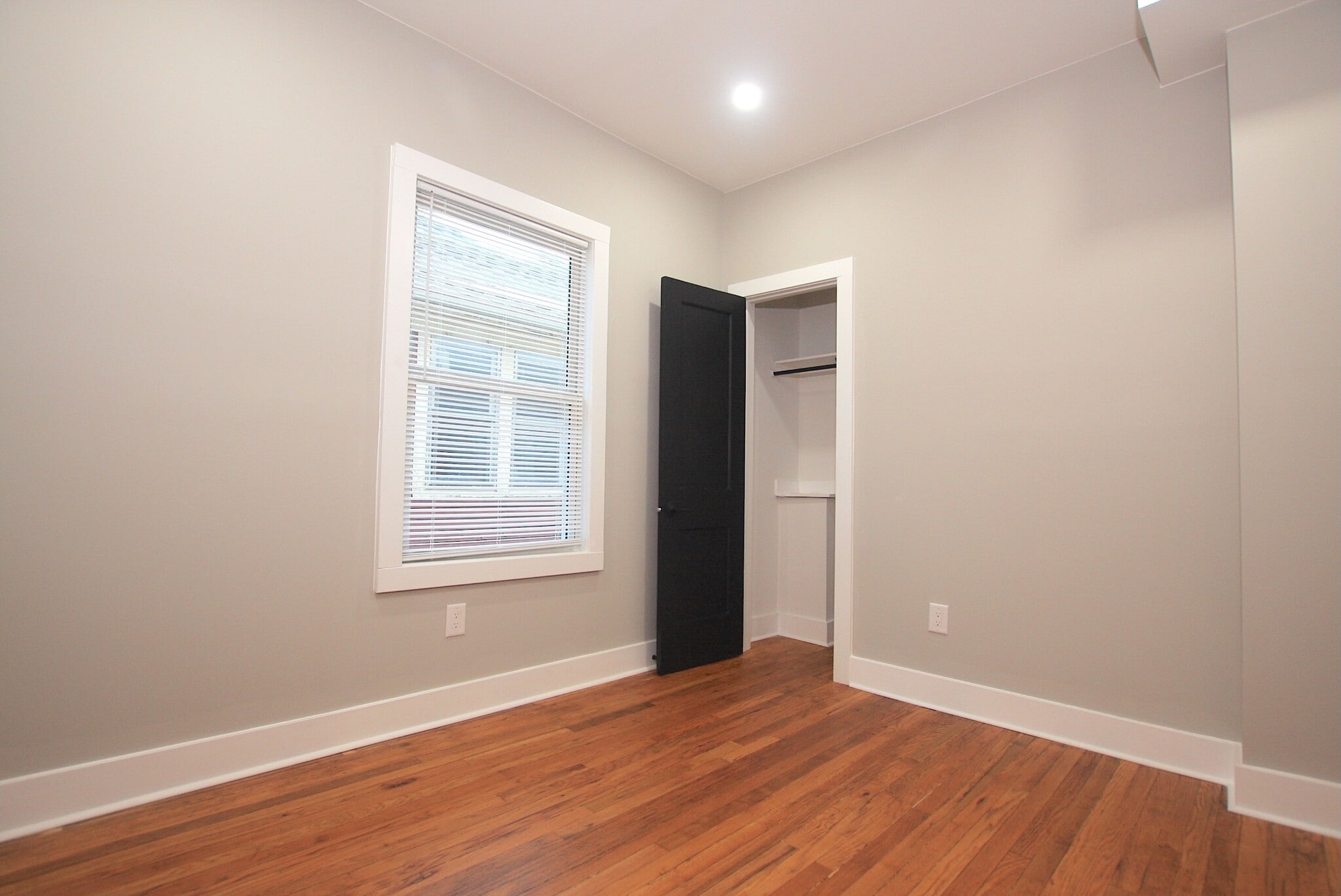 Building Photo - 5016 Seminole St