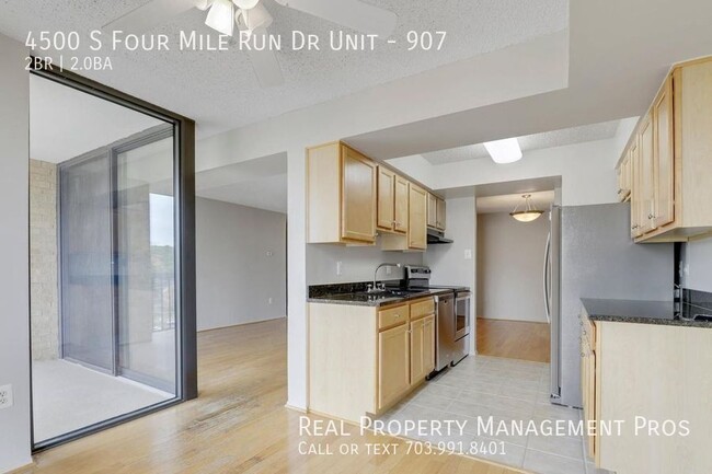 Building Photo - Lovely 2 BD/2BA at The Brittany!