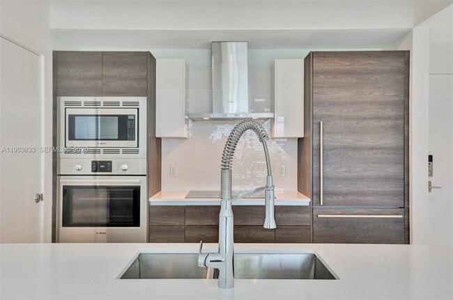 Building Photo - 301 Altara Ave