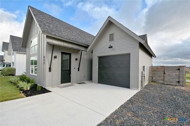 Building Photo - 421 Constance Dr
