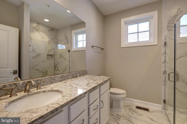 Building Photo - 1020 Railroad Ave