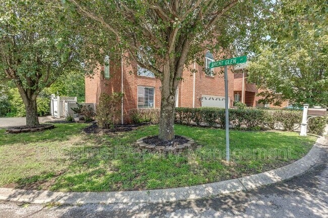 Building Photo - 701 Brent Glen Pl