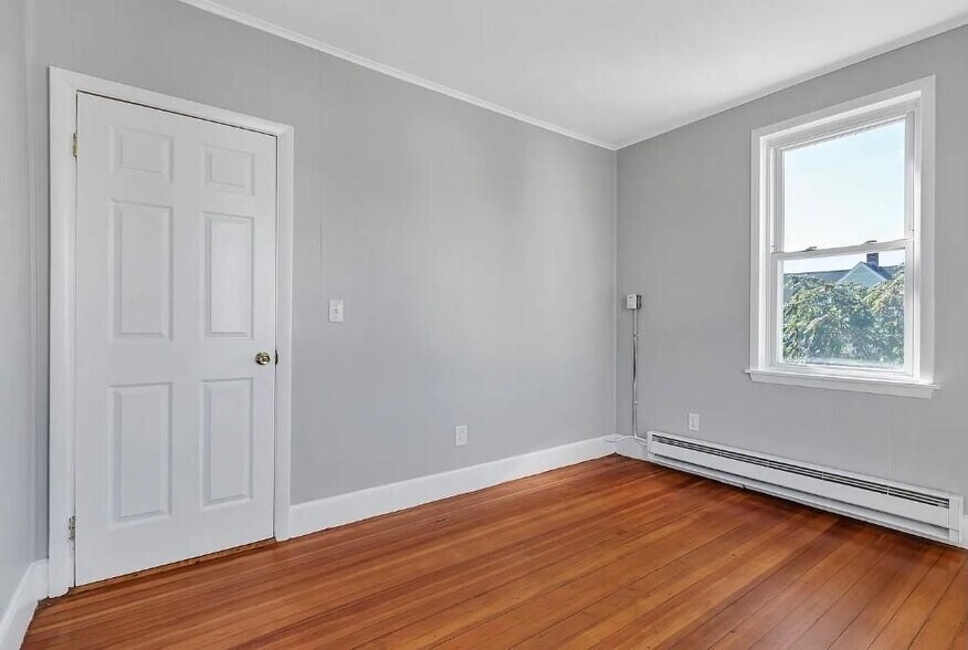 Building Photo - 109 Pocasset Ave
