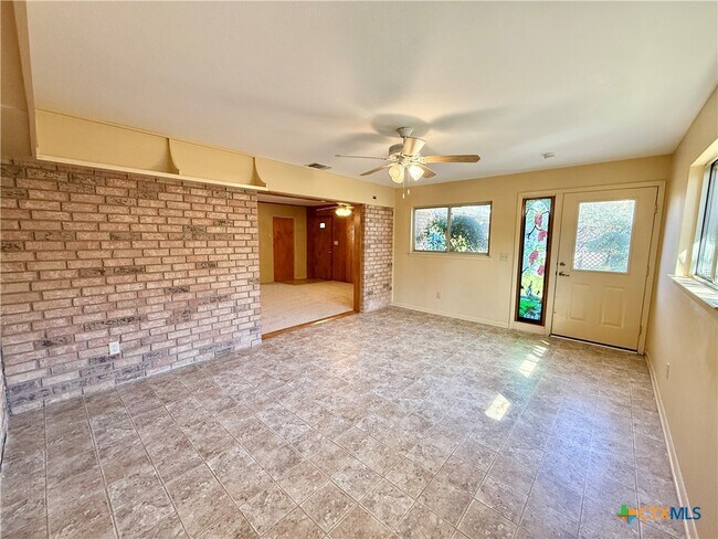 Building Photo - 1050 Elizabeth Ave