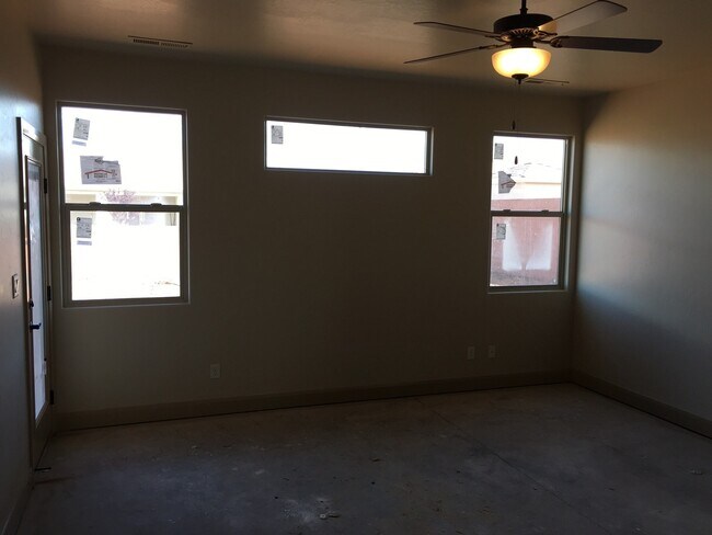 Building Photo - 2688 W 310 N