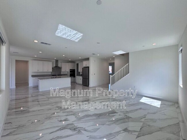 Building Photo - 25061 River Peak Dr