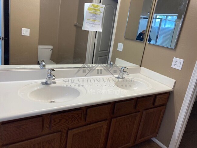 Building Photo - 4445 E Amarillo Dr