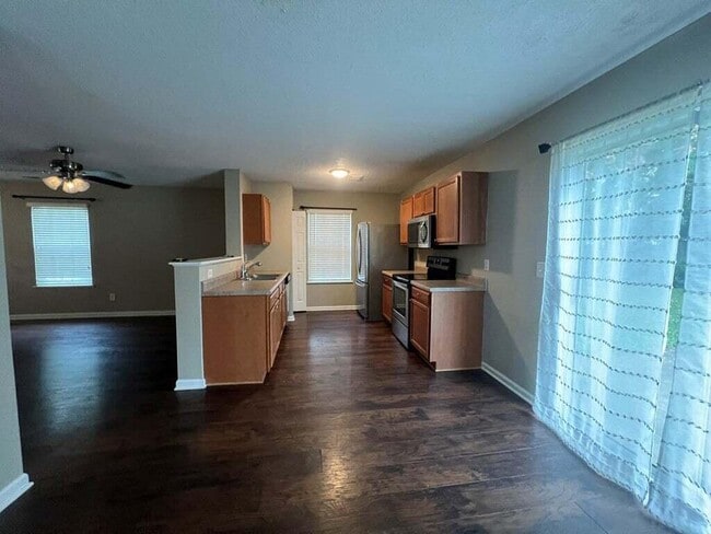 Building Photo - 1666 Mossberg Dr