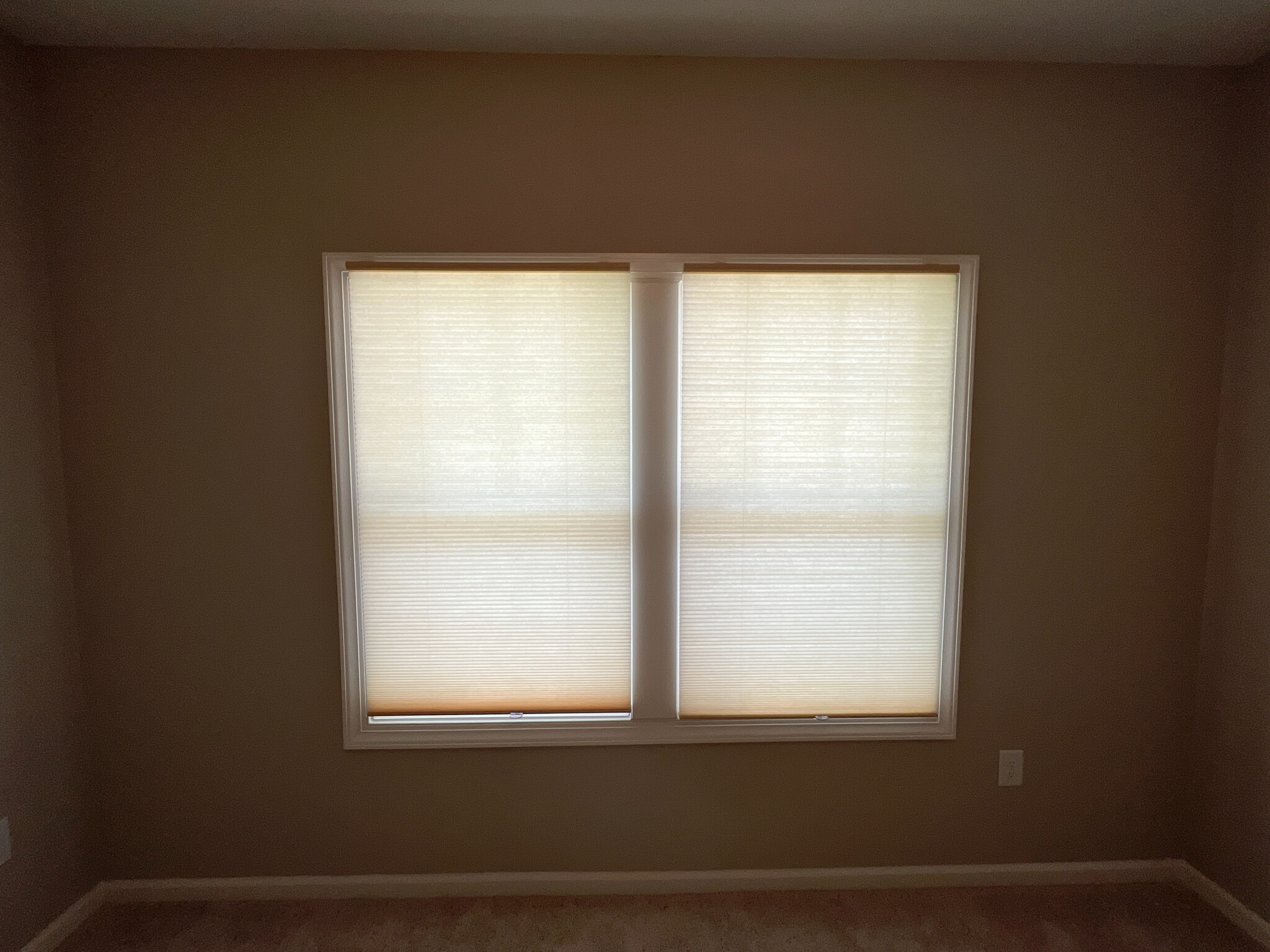 Building Photo - Room in House on Tawny View Ln